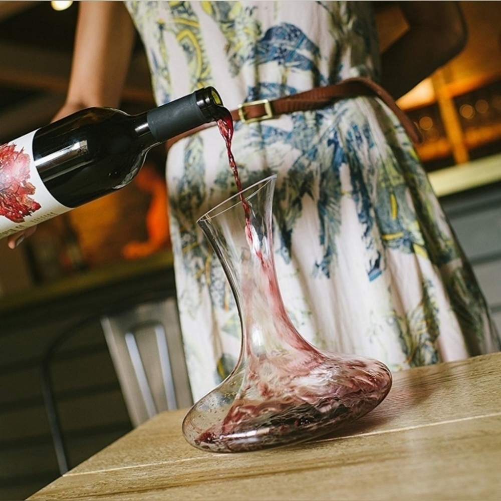 Bella Vino Wine Decanter 1800 ml capacity 9.5 x 8.5"